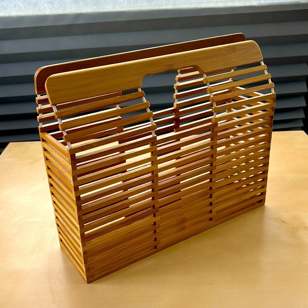 Accent handbag